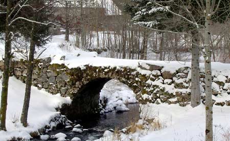 Le pont de Xéfosse sous la neige